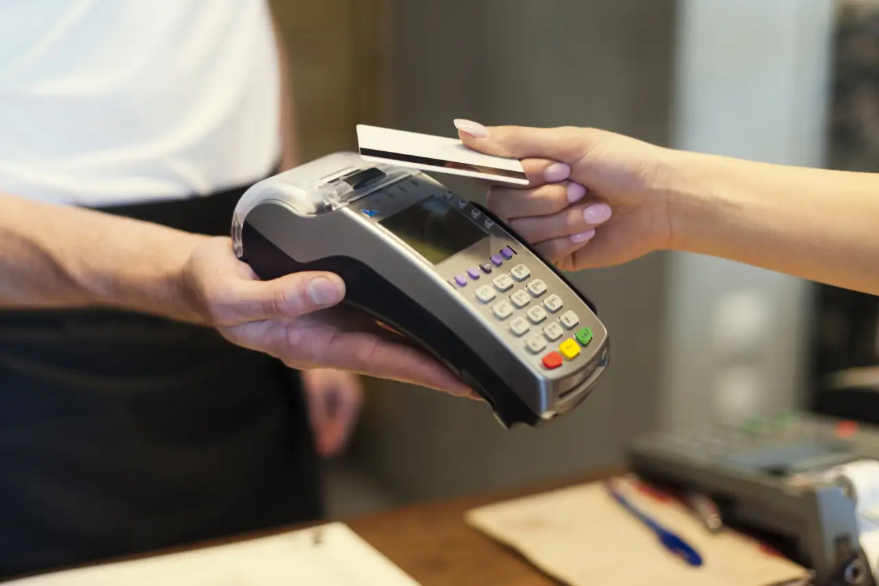 Attenzione nuove regole per il pos: ecco cosa cambia per i commercianti e le multe
